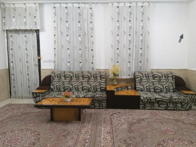 مبله یک خوابه پارکینگ دار،نزدیک خانه های تاریخی