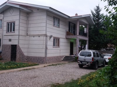 ویلا با حیاط بزرگ کلاردشت