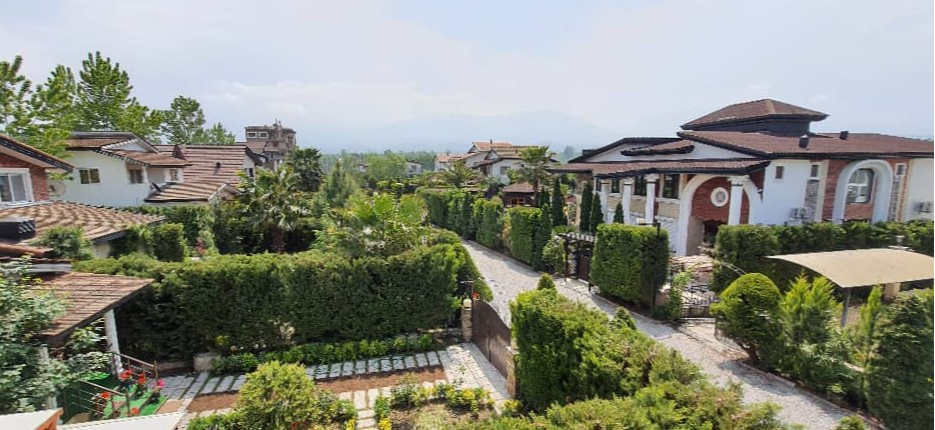 محوطه اطراف اقامتگاه محوطه اطراف اقامتگاه