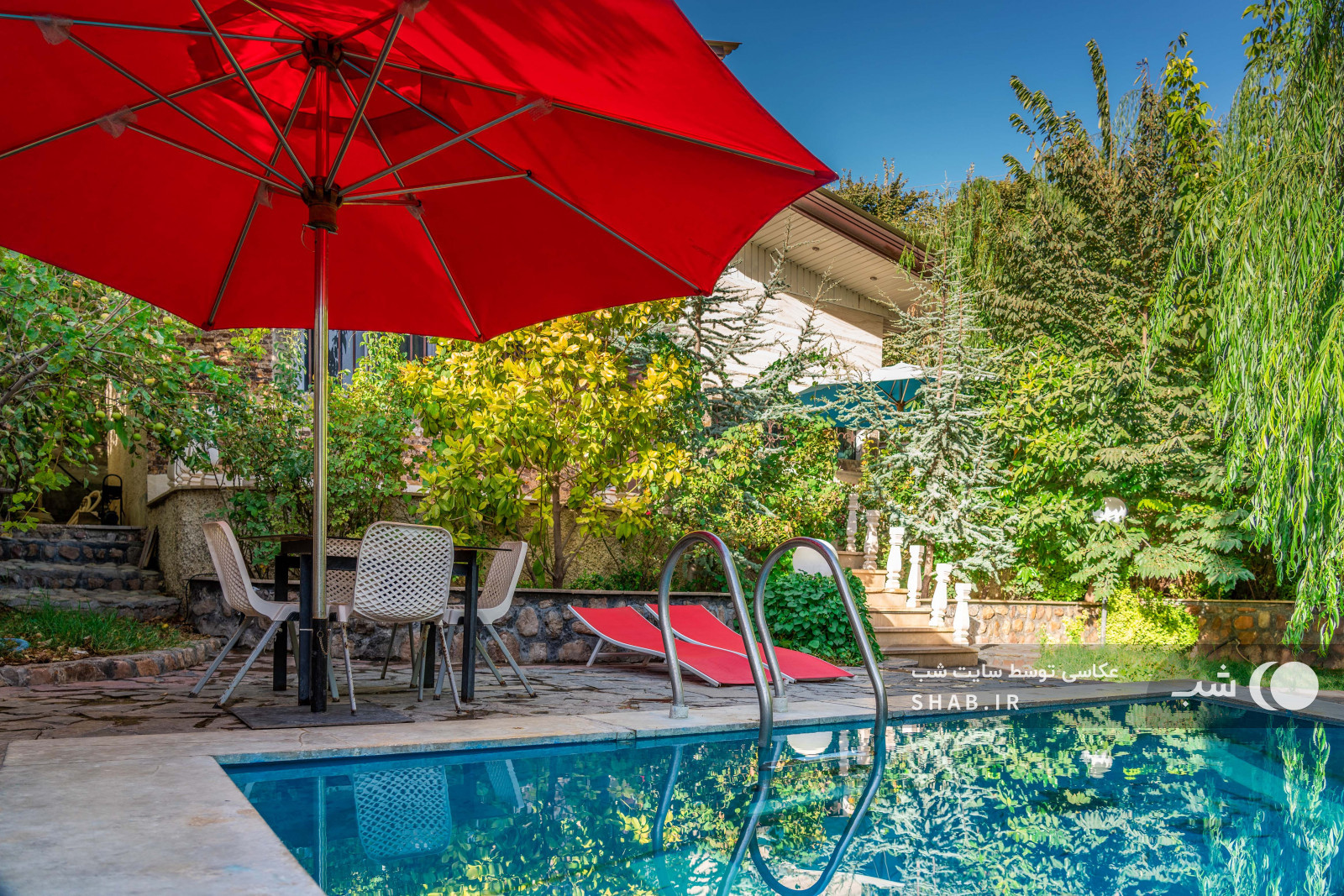 استخر و نما