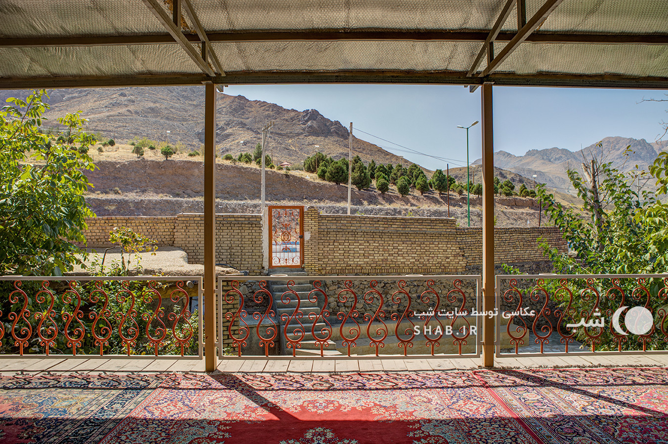 محوطه بیرونی