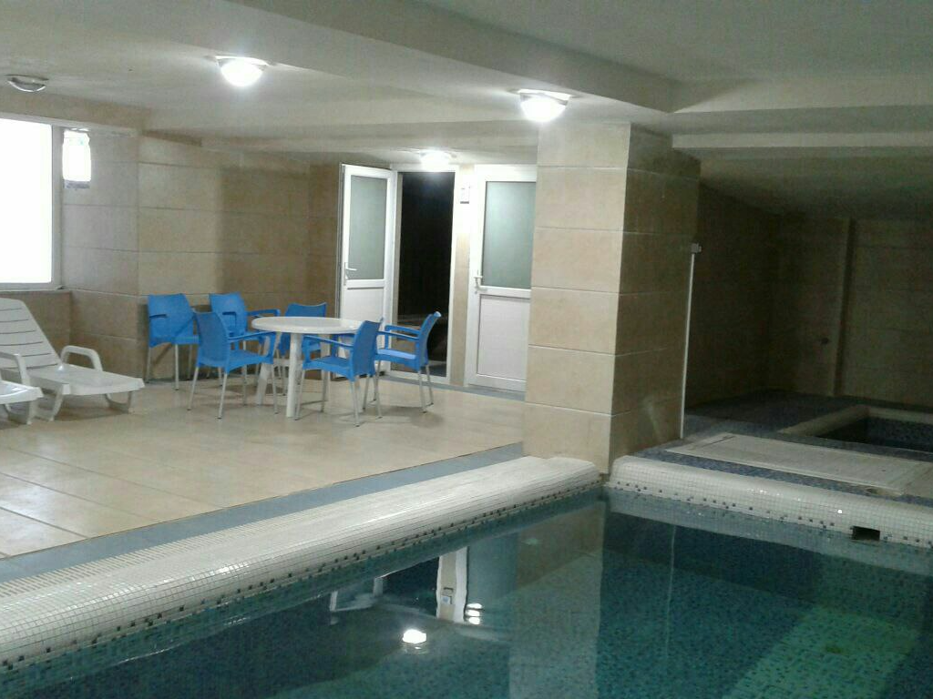 استخر مجموعه
