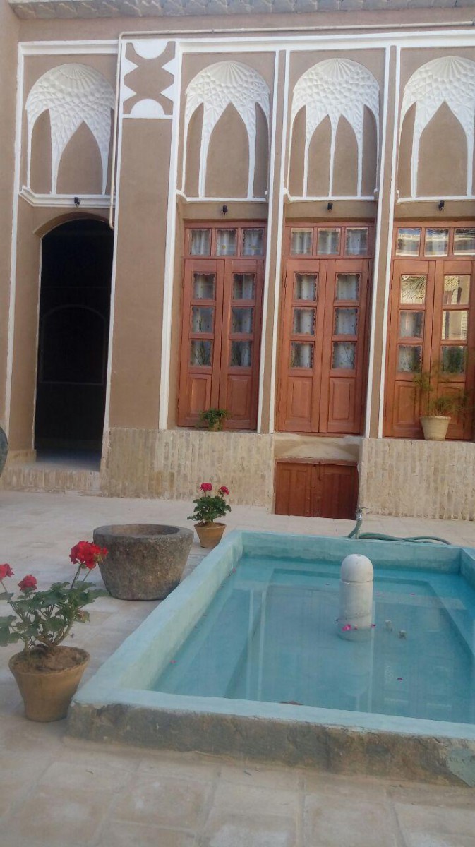 حیاط