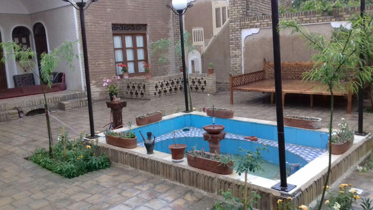 حیاط
