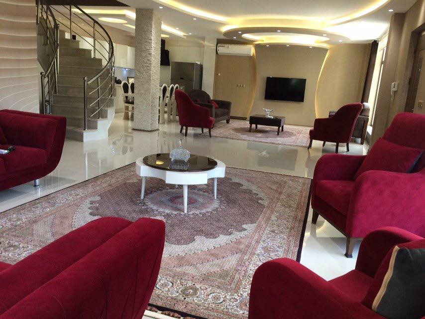 مجهز به دو دست مبلمان که یه دست آن تخت خواب شو هست