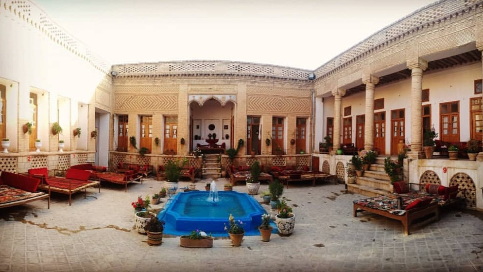 حیاط