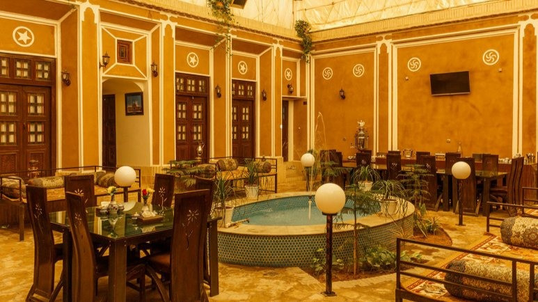 حیاط