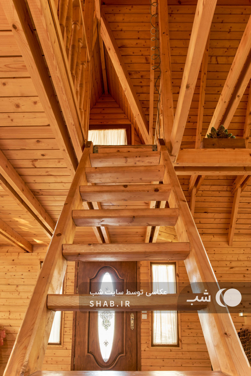 راه پله طبقه بالا