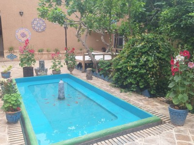 اقامتگاه بومگردی "عمارت بانو" اتاق کاهگلی پارکینگ دار