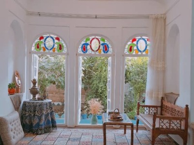 بومگردی"عمارت بانو" اتاق سه‌دری + صبحانه و پارکینگ