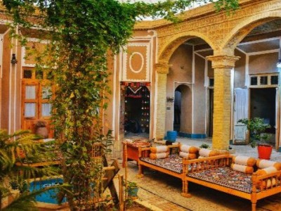 اقامتگاه بومگردی "دلخش" اتاق 104 - پسته ای