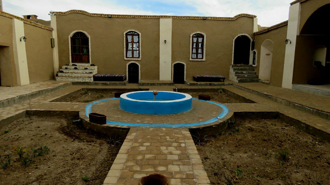 حیاط
