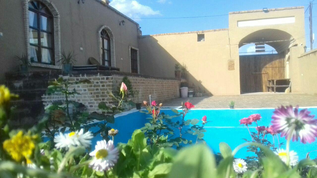 حیاط