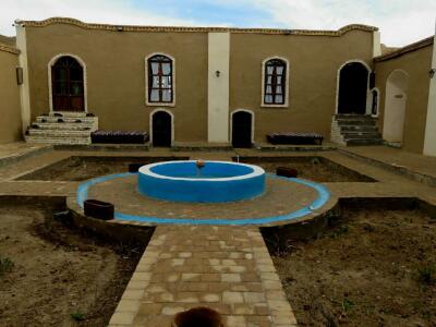 اقامتگاه"میرزا غلامحسین خان"اتاق 12متری 1