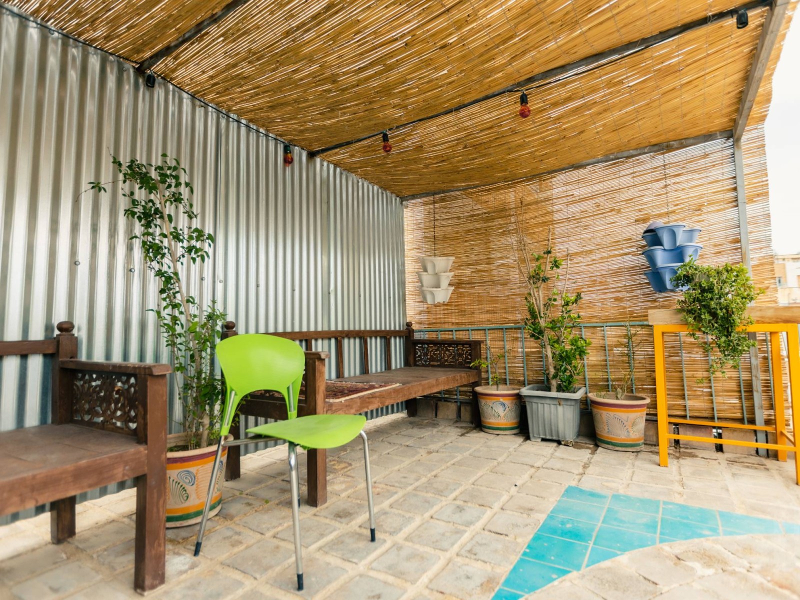 پشت بام پشت بام