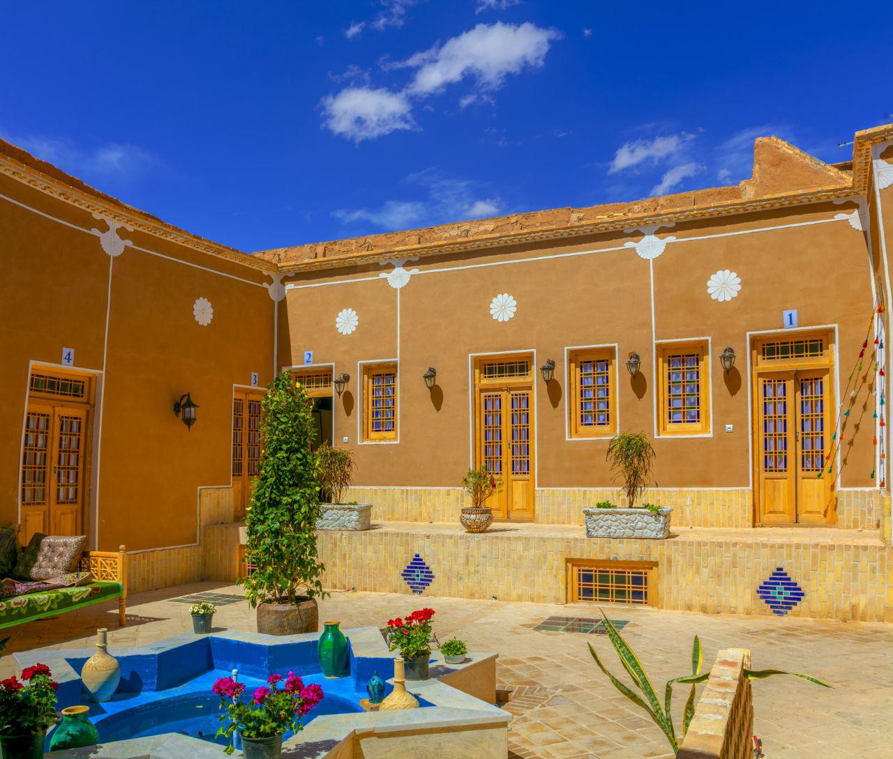 نمای اقامتگاه