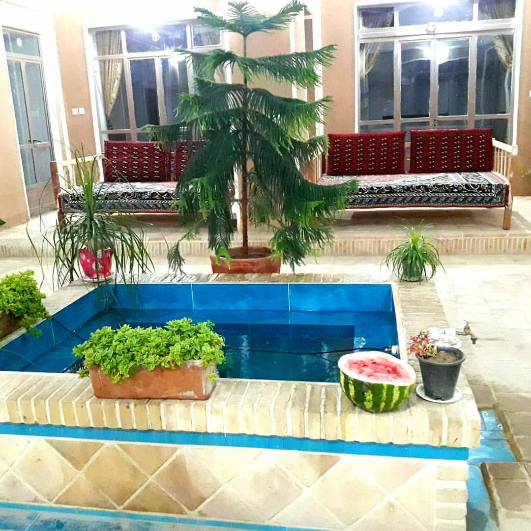 حیاط