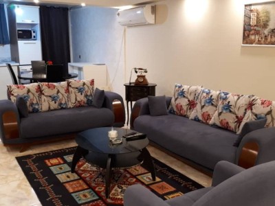 دنج و شیک ، زیر همکف