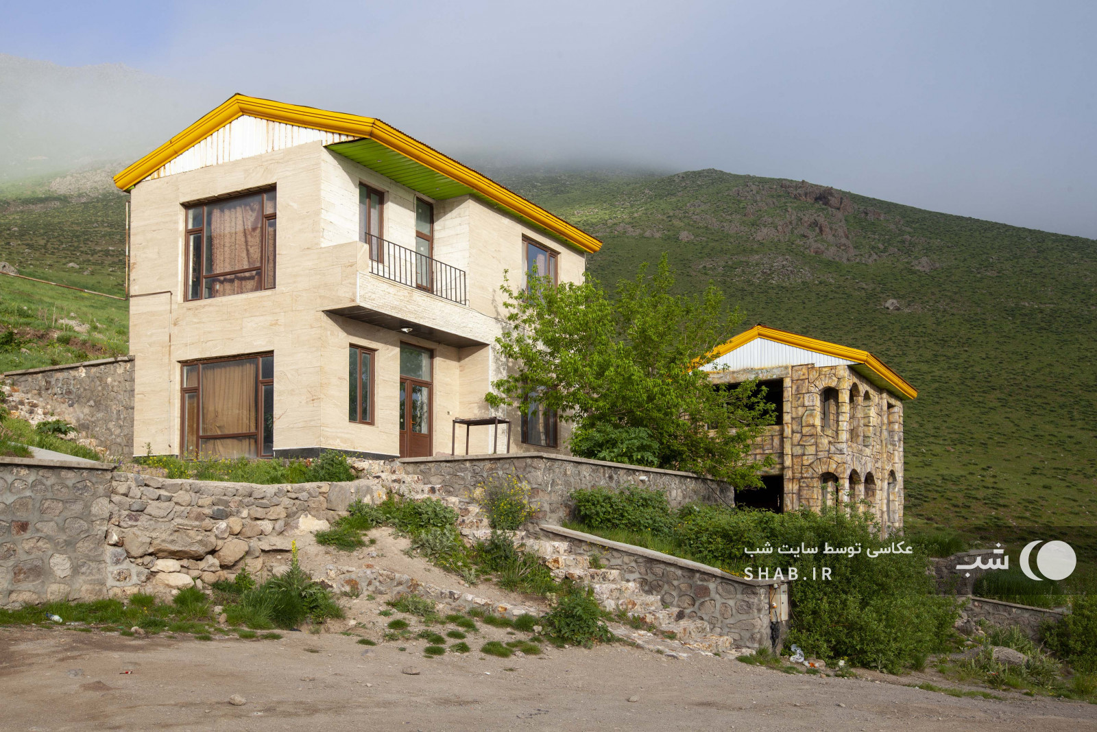 محوطه اقامتگاه