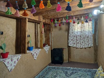 اقامتگاه بومگردی "ماه نشین"اتاق چشمه سر