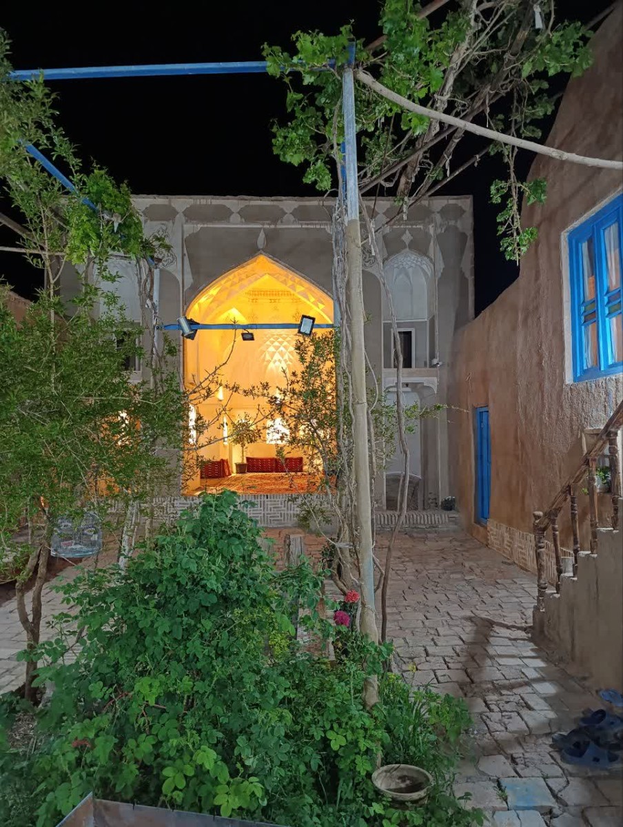 حیاط