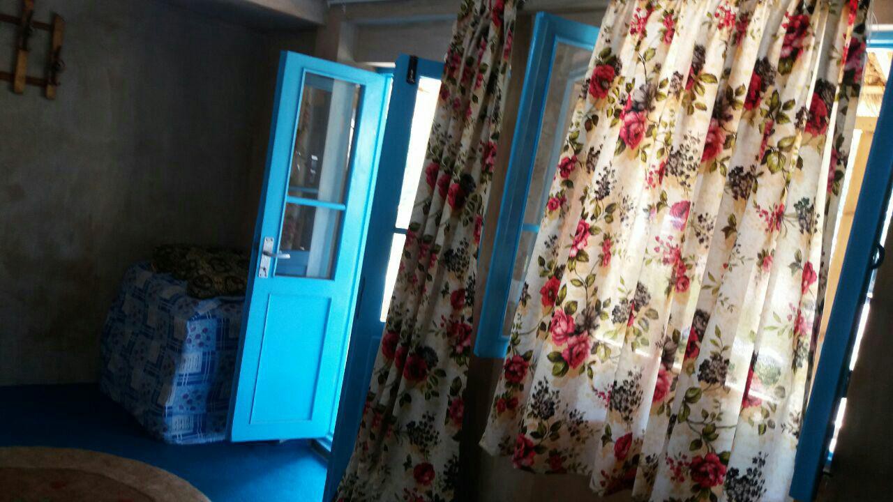 درب ورودی اتاق