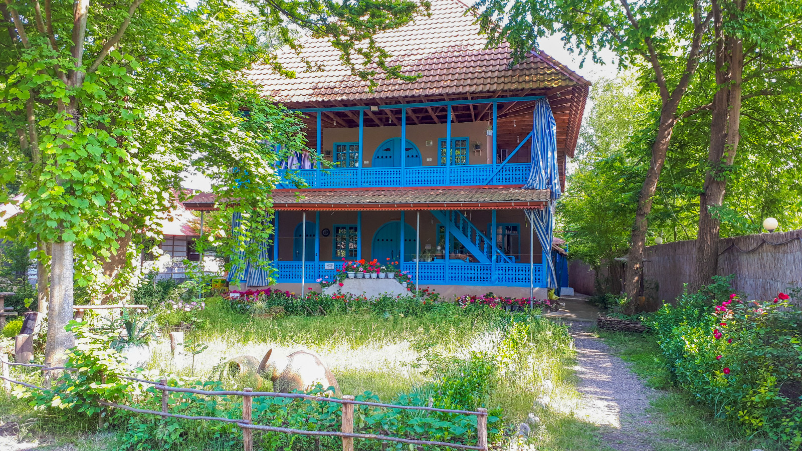 نمای اقامتگاه