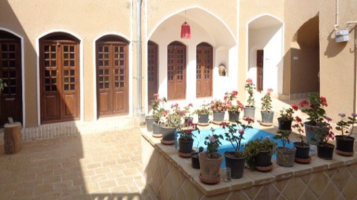 حیاط