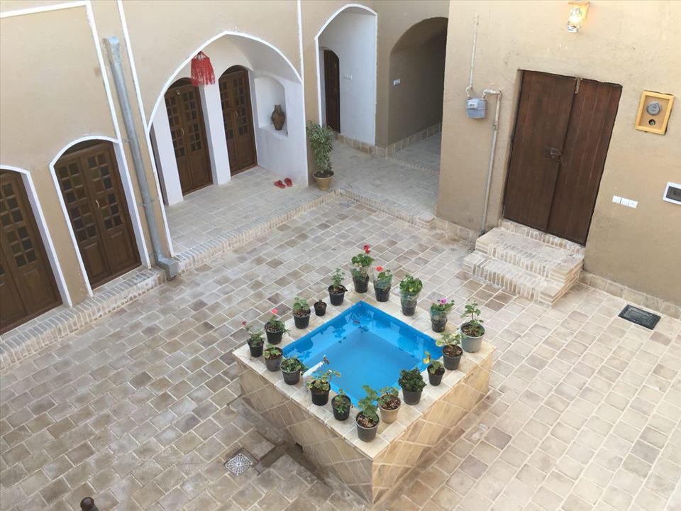 حیاط