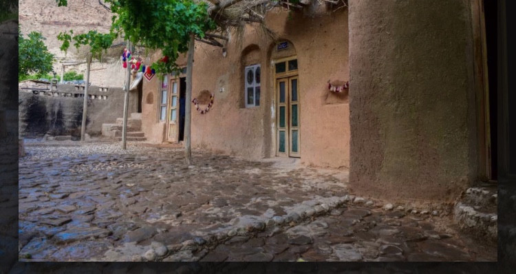 حیاط اقامتگاه