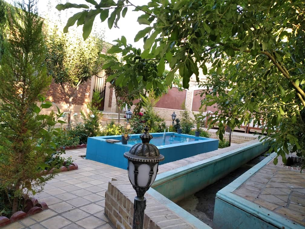 حیاط