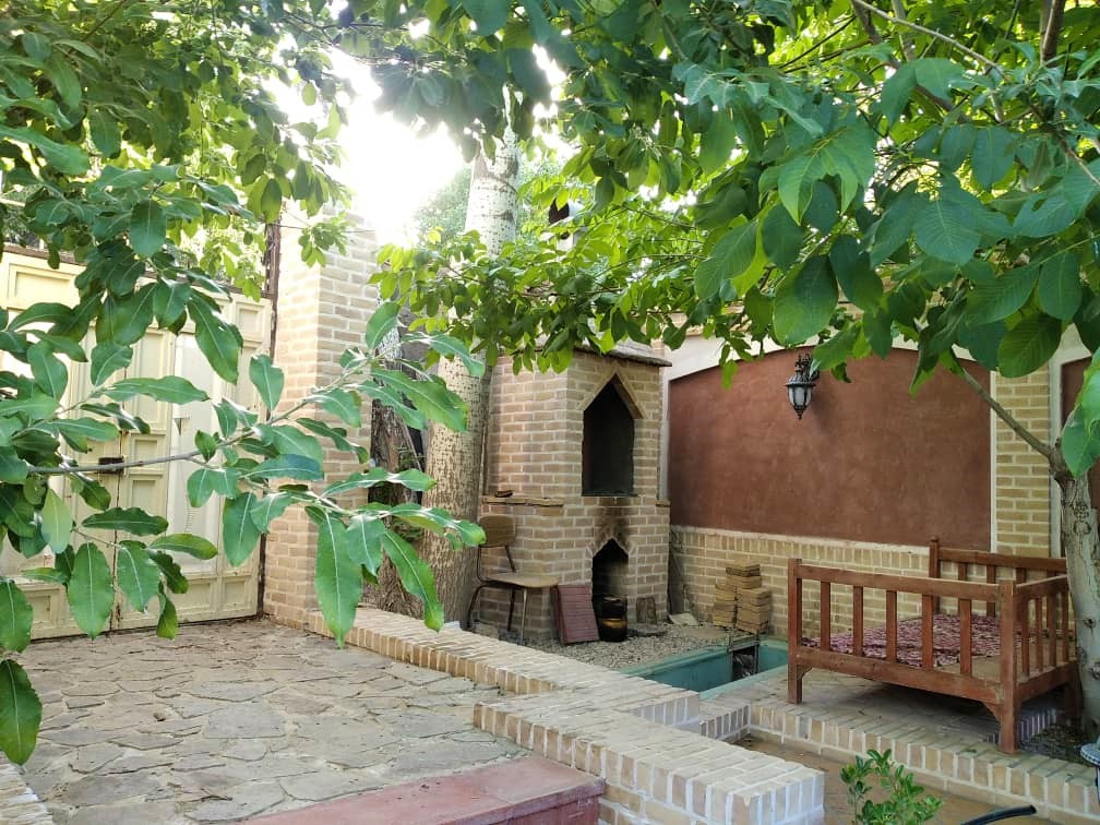 حیاط