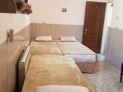 اقامتگاه بومگردی "جنگل" (اتاق 3 تخت)