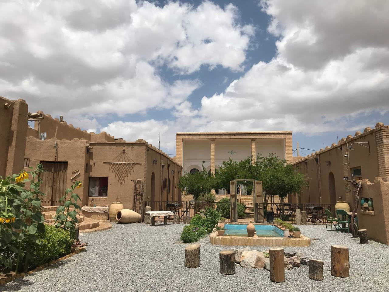 حیاط