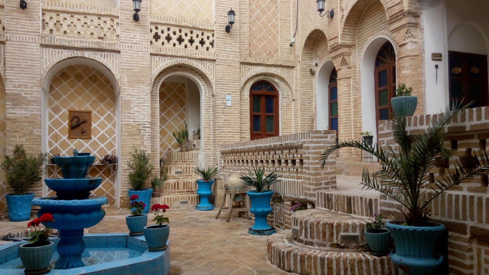 حیاط