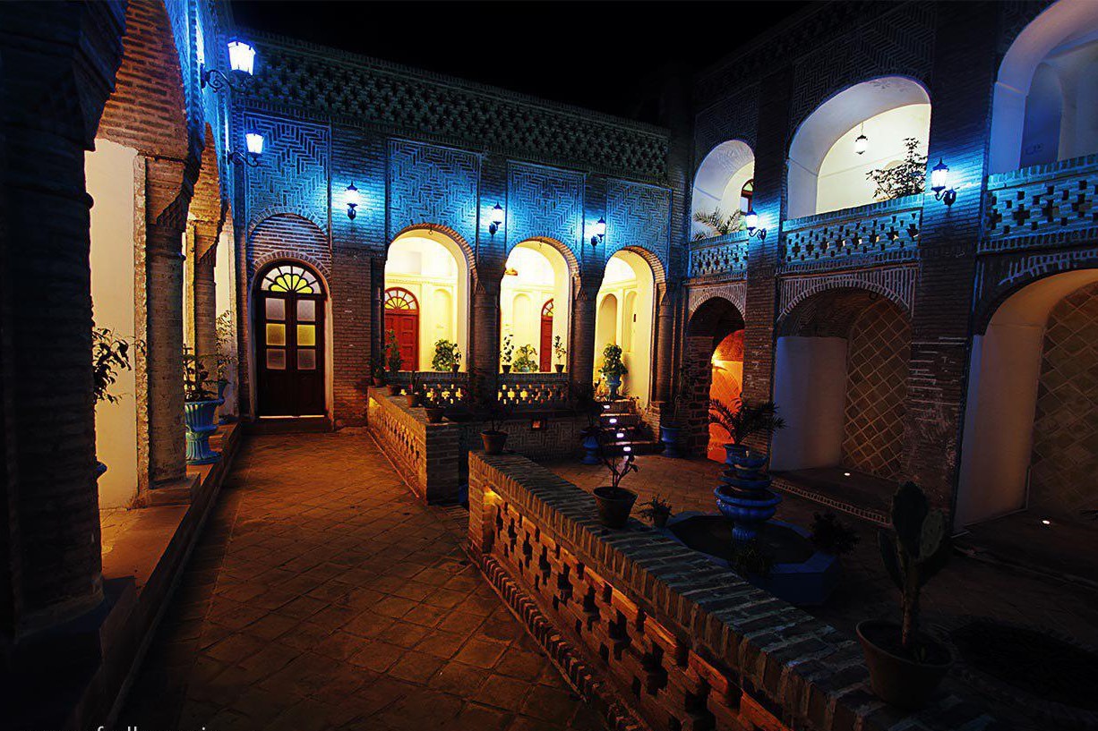 حیاط