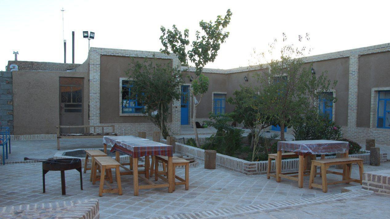 حیاط