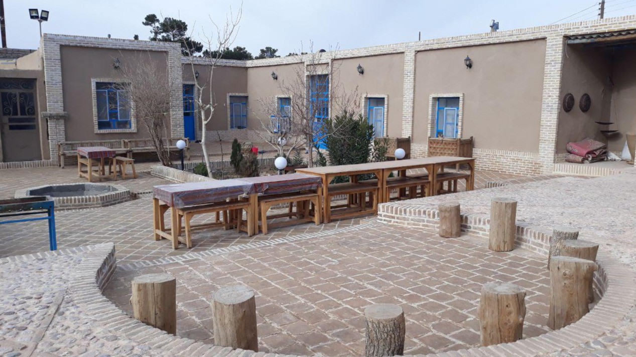 حیاط