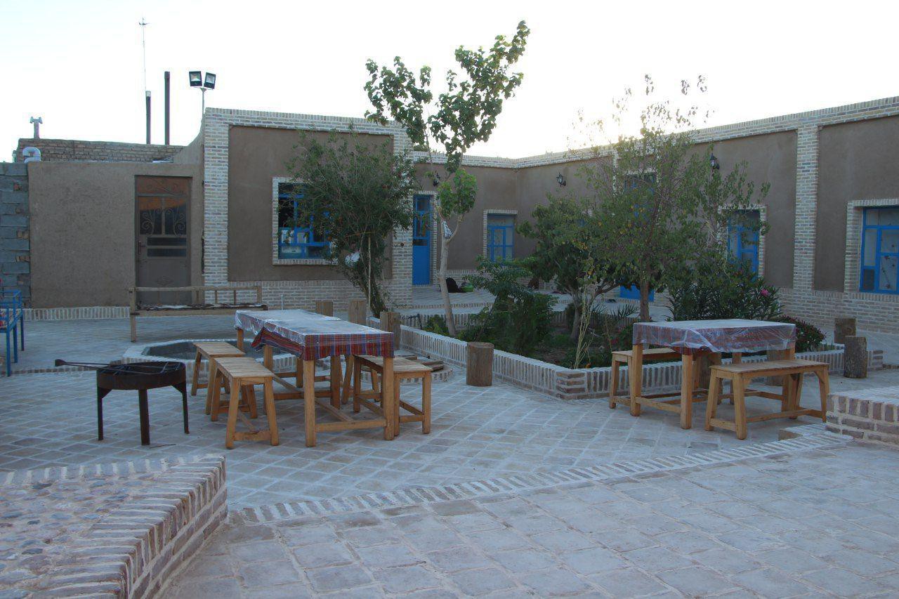 حیاط