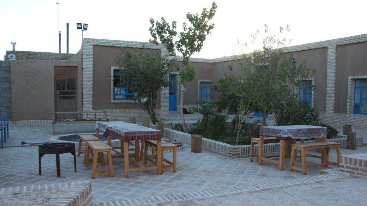 حیاط