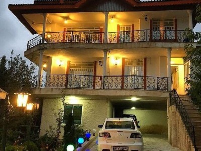 ویلا با دید۳۶۰ درجه رو به جنگل در بام بنفشه کلاردشت