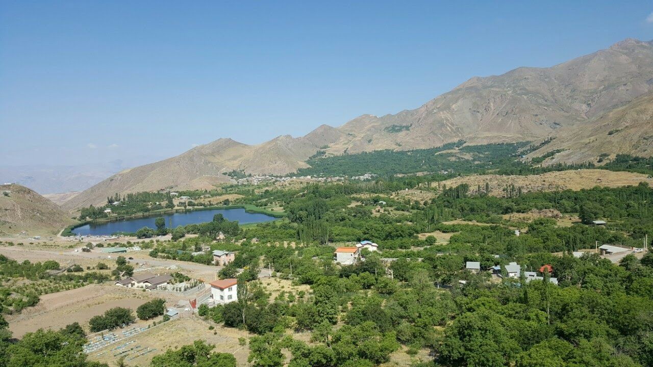 موقعیت نسبت به دریاچه