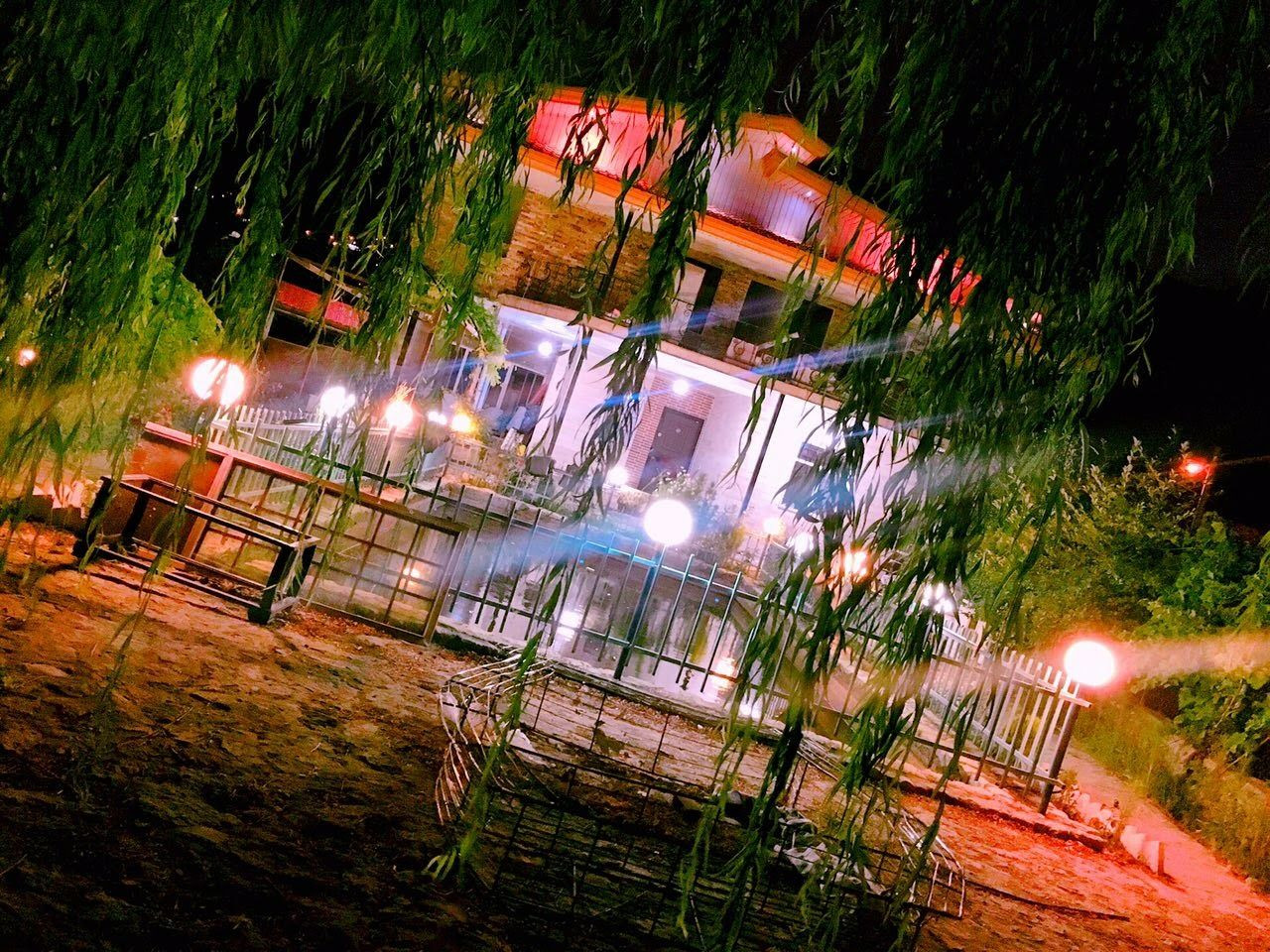 نمای شب ویلا