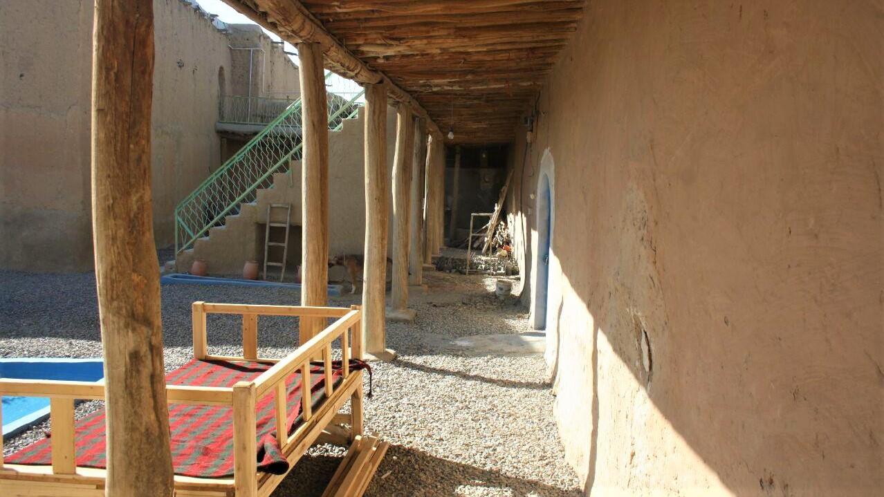 محوطه داخلی اقامتگاه