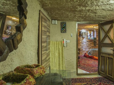 اقامتگاه صخره ای "همای کندوان"