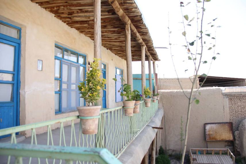 محوطه داخلی اقامتگاه