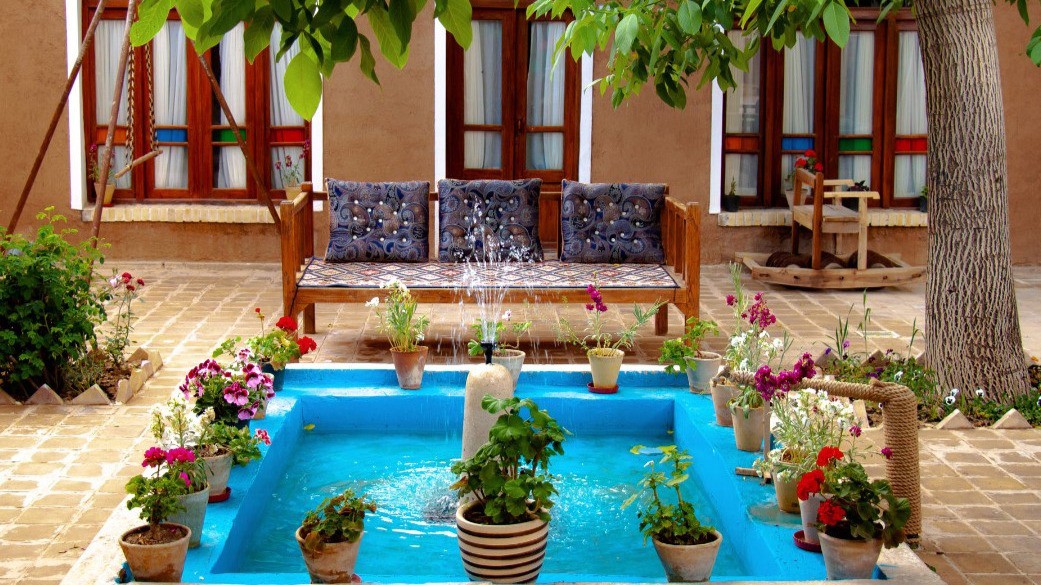 حیاط