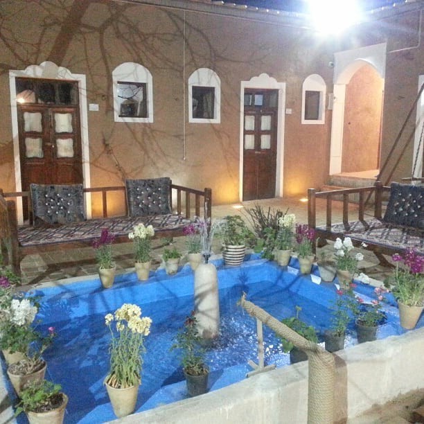 حیاط