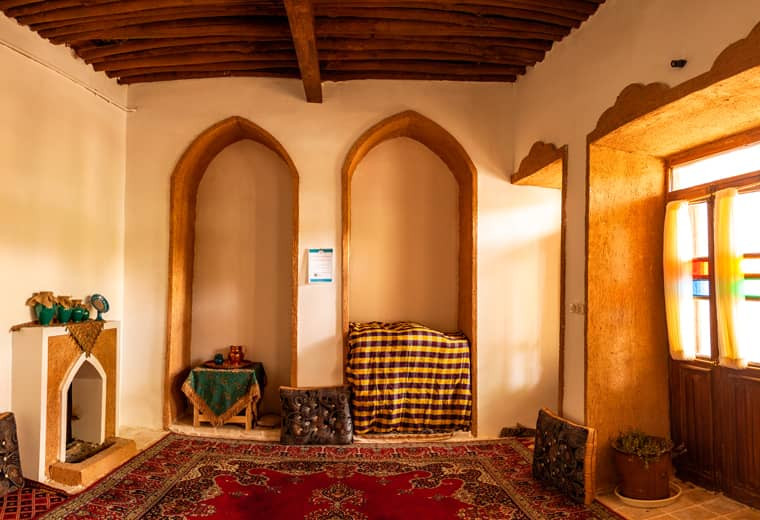 داخل اتاق "سه دری"