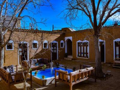 اقامتگاه بومگردی"نی چشمه"اتاق صندوق خانه
